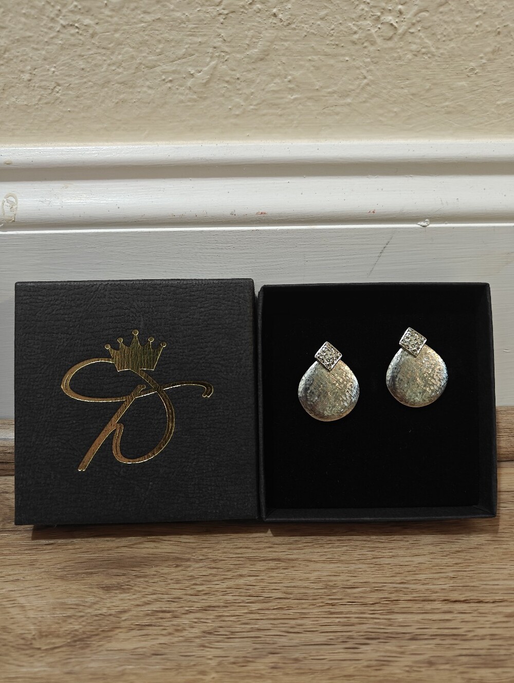 Linda Dano Silvertone Clip Earrings w/ Disc Design